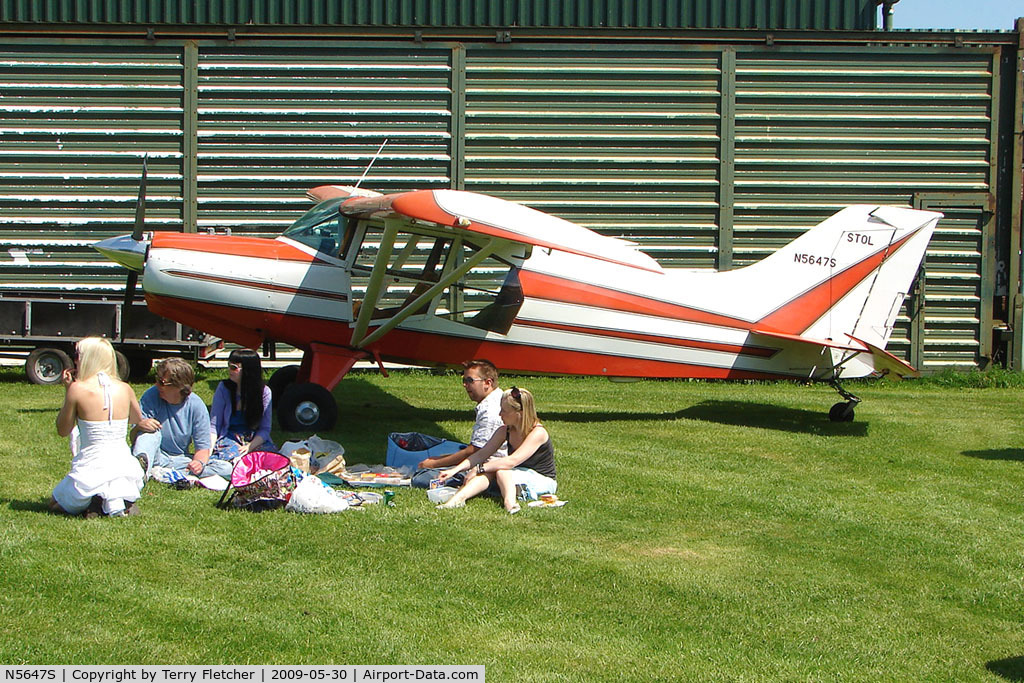 N5647S, 1980 Maule M-5-235C Lunar Rocket C/N 7345C, The wings of the Maule provide shade for the picnic at the Abbots Bromley Fly-In
