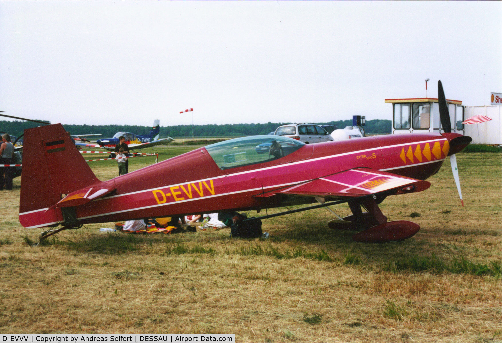 D-EVVV, Extra EA-300S C/N 006, Dessau 2001