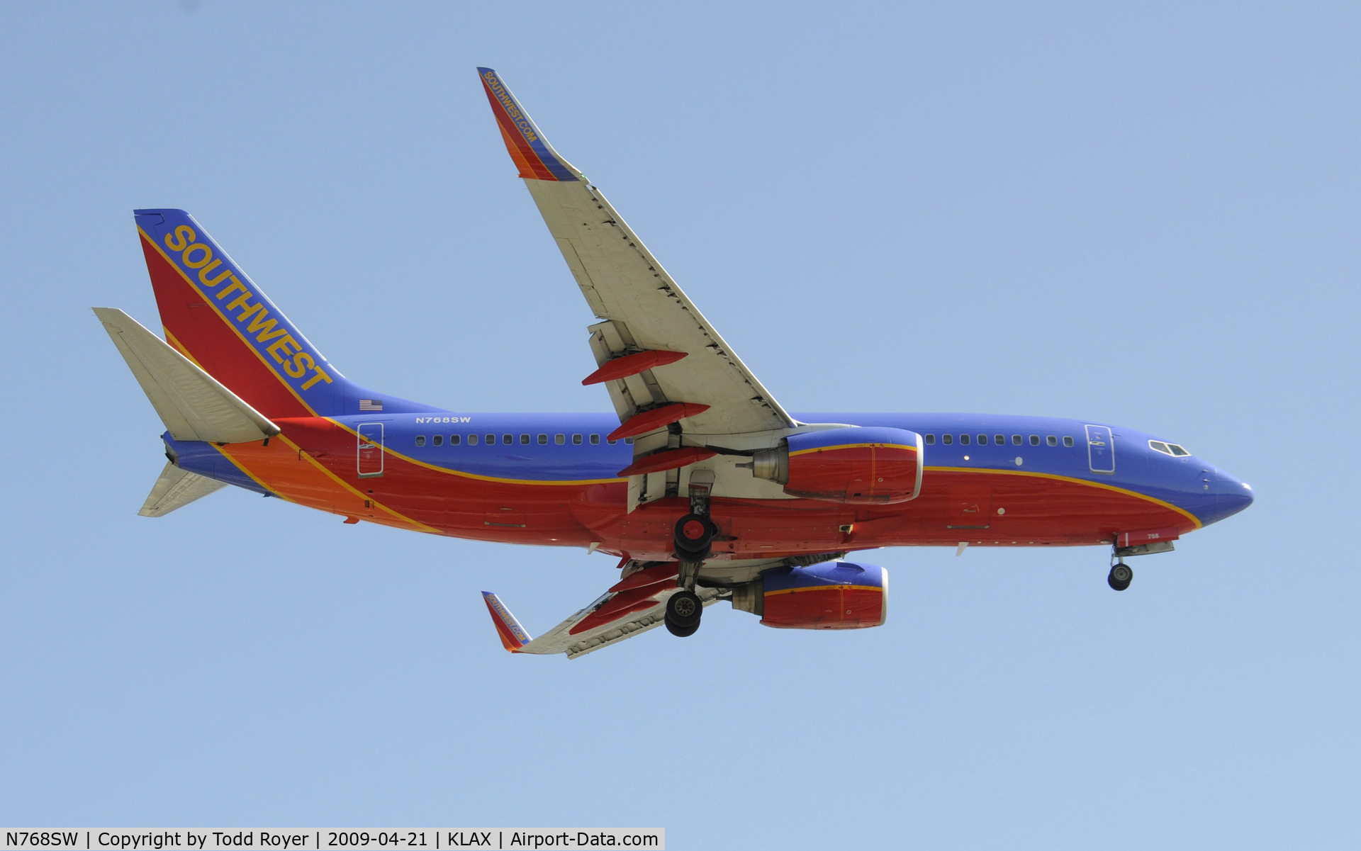 N768SW, 2000 Boeing 737-7H4 C/N 30587, Landing 24R at LAX