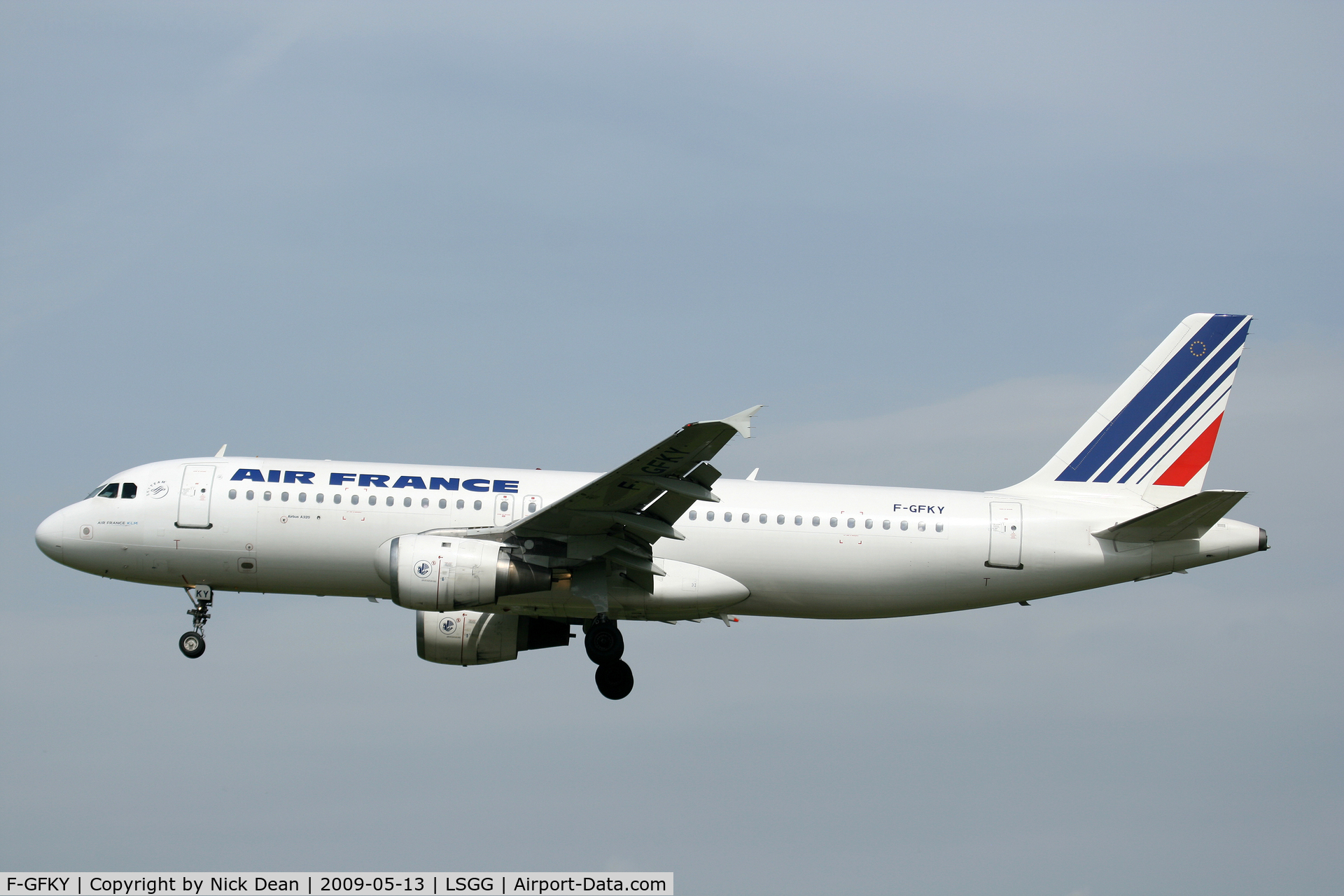 F-GFKY, 1991 Airbus A320-211 C/N 0285, LSGG