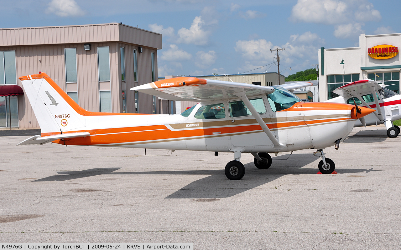 N4976G, 1979 Cessna 172N C/N 17273523, Skyhawk on the ramp at KRVS
