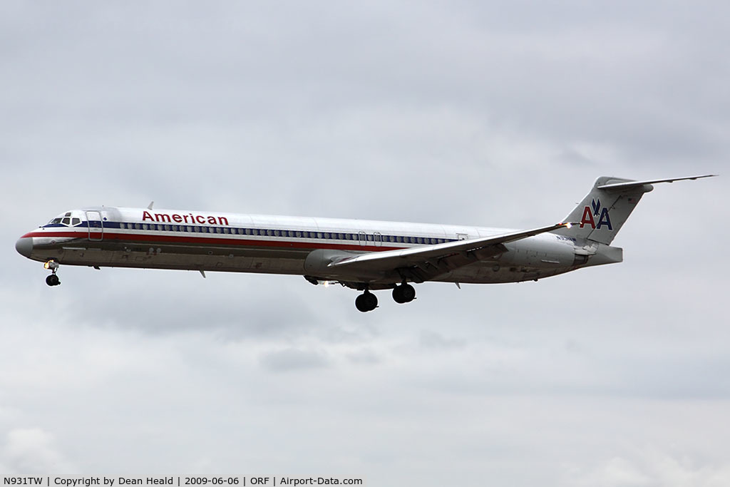N931TW, 1987 McDonnell Douglas MD-83 (DC-9-83) C/N 49527, American Airlines N931TW (FLT AAL682) arriving from Dallas/Fort Worth Int'l (KDFW).