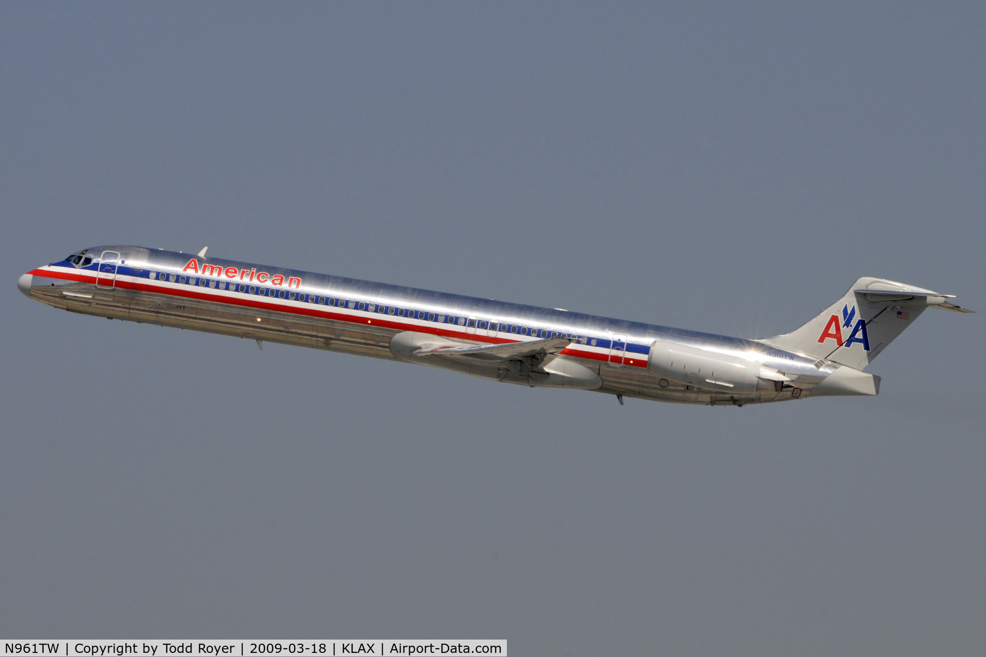 N961TW, 1999 McDonnell Douglas MD-83 (DC-9-83) C/N 53611, Departing LAX on 25R