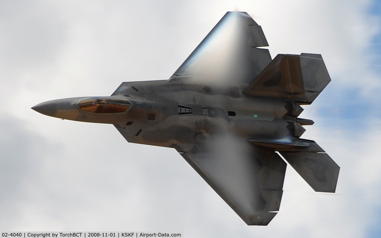02-4040, 2002 Lockheed Martin F/A-22A Raptor C/N 4040, Raptor pulling vapor during Lackland 08.
