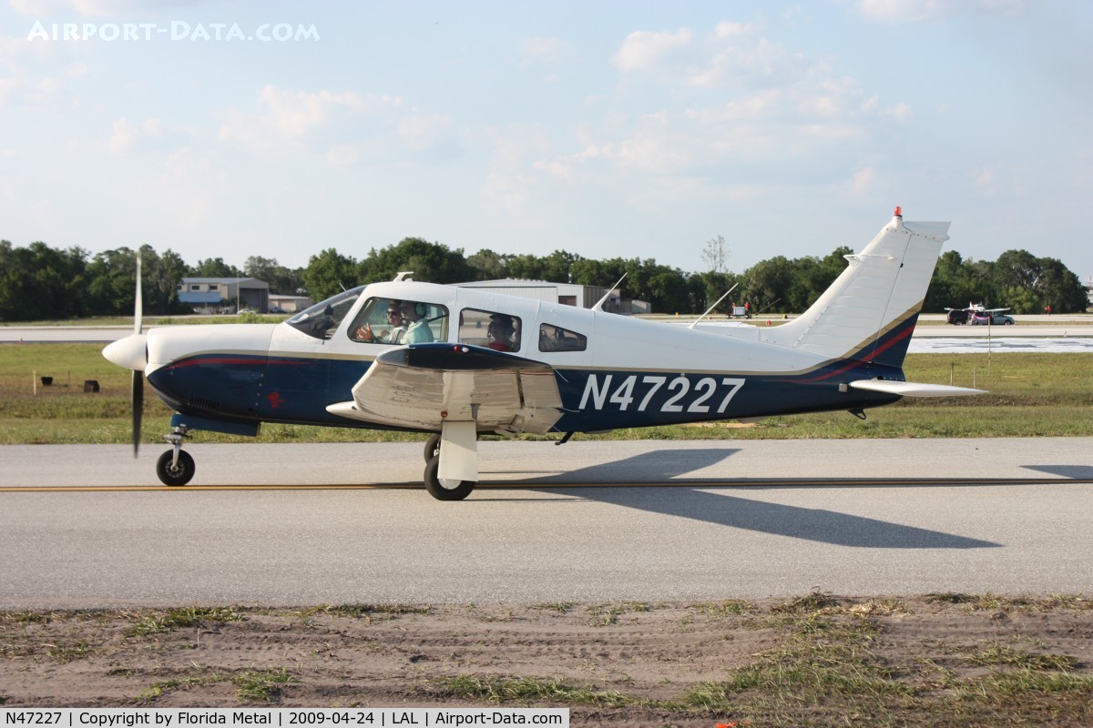N47227, 1977 Piper PA-28R-201 Cherokee Arrow III C/N 28R-7737158, Piper PA-28R-201