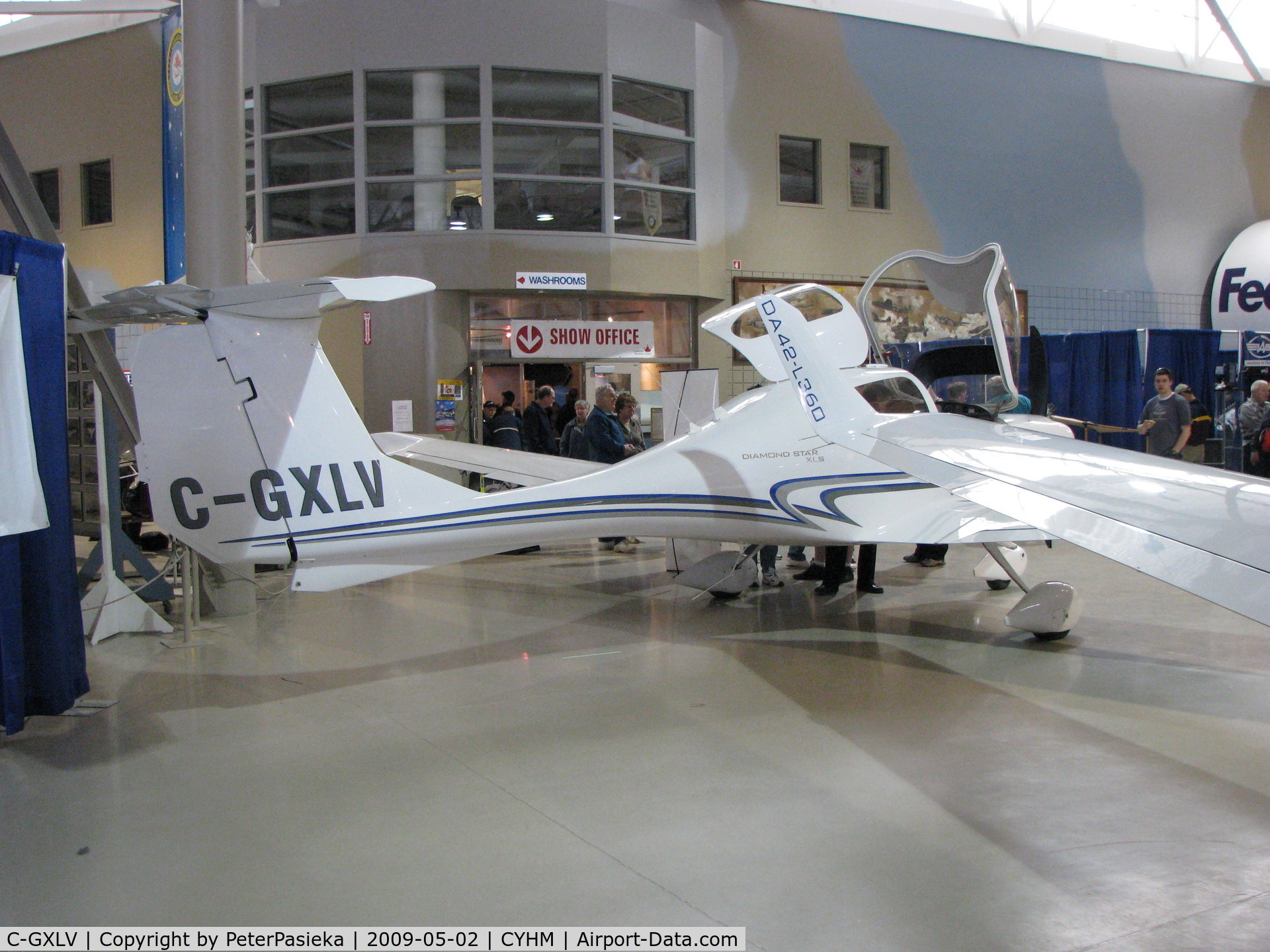C-GXLV, 2008 Diamond DA-40 Diamond Star C/N 40.919, @ Hamilton Airport - @ Canadian Warplane Heritage Museum