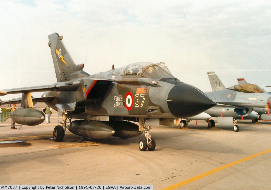 MM7037, Panavia Tornado IDS C/N 333/IS036/5046, Italian Air Force Tornado IDS of 36 Stormo at the 1991 Intnl Air Tattoo at RAF Fairford.