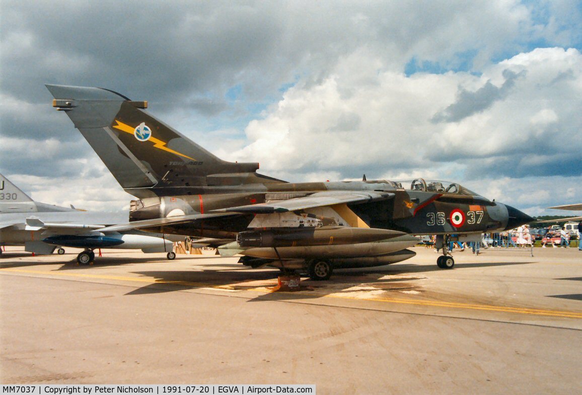 MM7037, Panavia Tornado IDS C/N 333/IS036/5046, Another view of the 36 Stormo Italian Air Force Tornado IDS on display at the 1991 Intnl Air Tattoo at RAF Fairford.