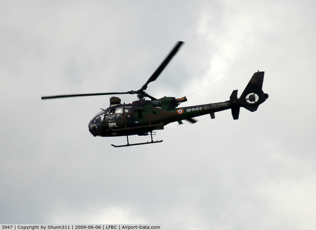 3947, Aérospatiale SA-342M Gazelle C/N 1947, On departing during LFBC Airshow 2009