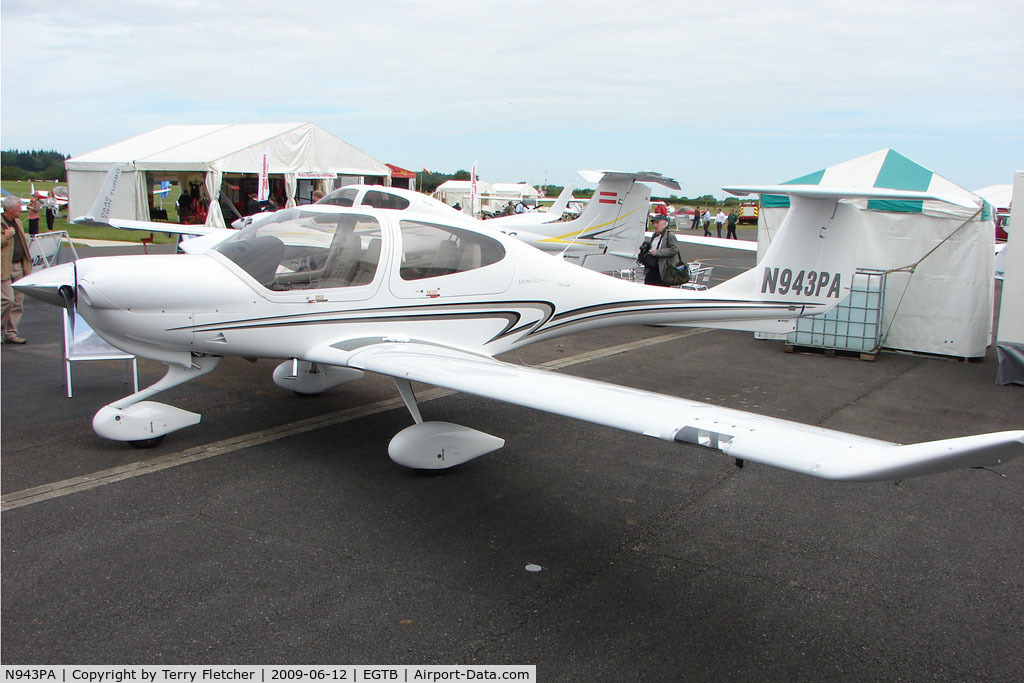 N943PA, 2008 Diamond DA-40 Diamond Star C/N 40.913, Diamond exhibited at 2009 AeroExpo at Wycombe Air Park