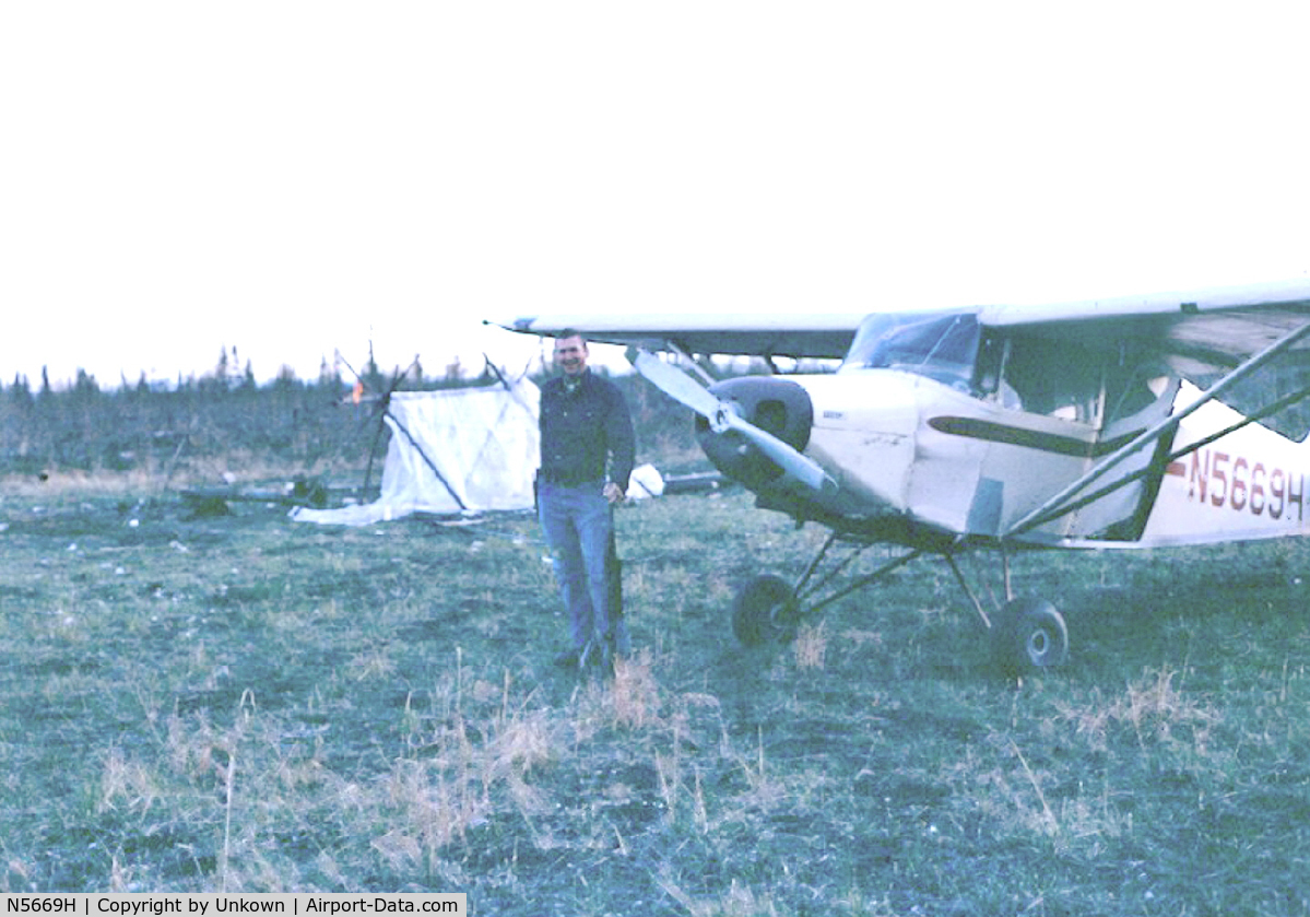 N5669H, 1949 Piper PA-16 Clipper C/N 16-280, PA-16 with owner, Jerry Ash, circa 1973, near Tanana River, Alaska