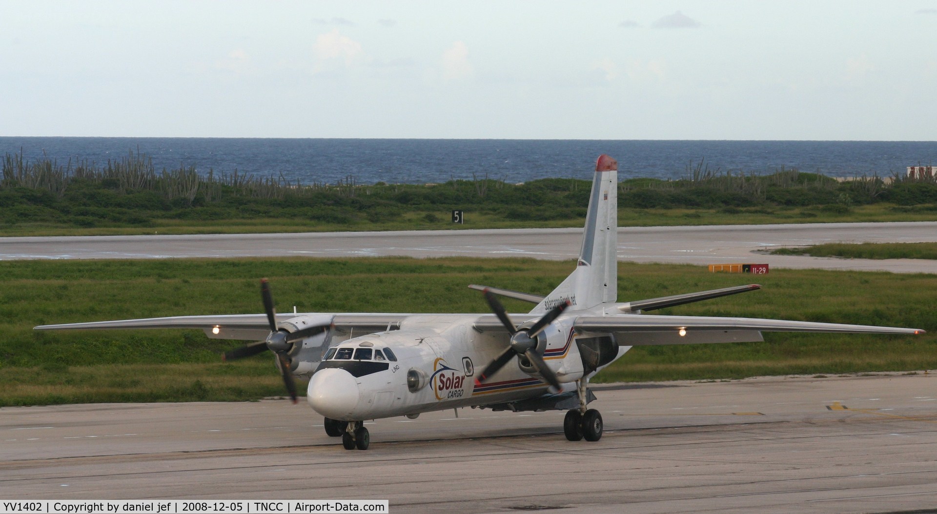 YV1402, Antonov An-26B-100 C/N Not found YV1402, Taxing to parking