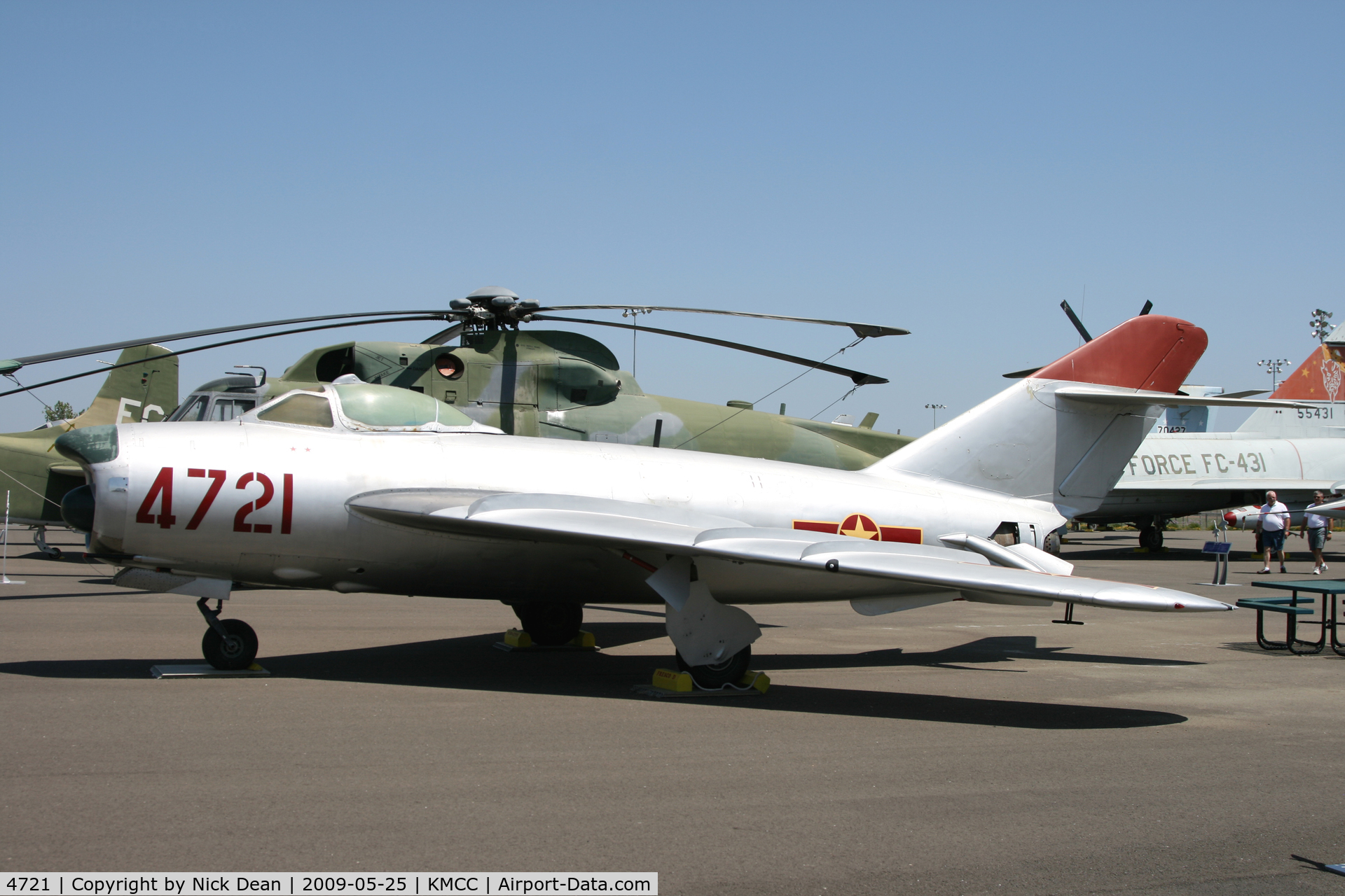 4721, Mikoyan-Gurevich MiG-17 (LIM-6MR) C/N 1D-06-37, KMCC