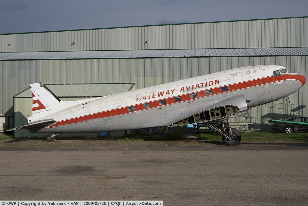 CF-JWP, Douglas DC-3 C/N 9089 (42-32863), Gateway Airlines DC3