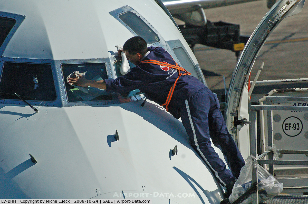 LV-BHH, 1989 McDonnell Douglas MD-83 (DC-9-83) C/N 49741, Cleaning time