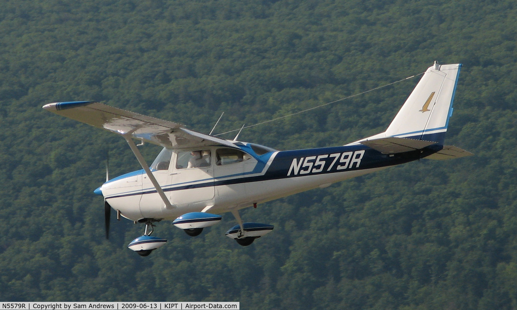 N5579R, 1965 Cessna 172F C/N 17253177, Arriving (very high) at the 2009 WRAP Fly-In Pancake Breakfast