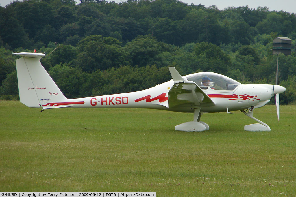 G-HKSD, 2003 Diamond HK-36TC Super Dimona C/N 36714, Visitor to 2009 AeroExpo at Wycombe Air Park
