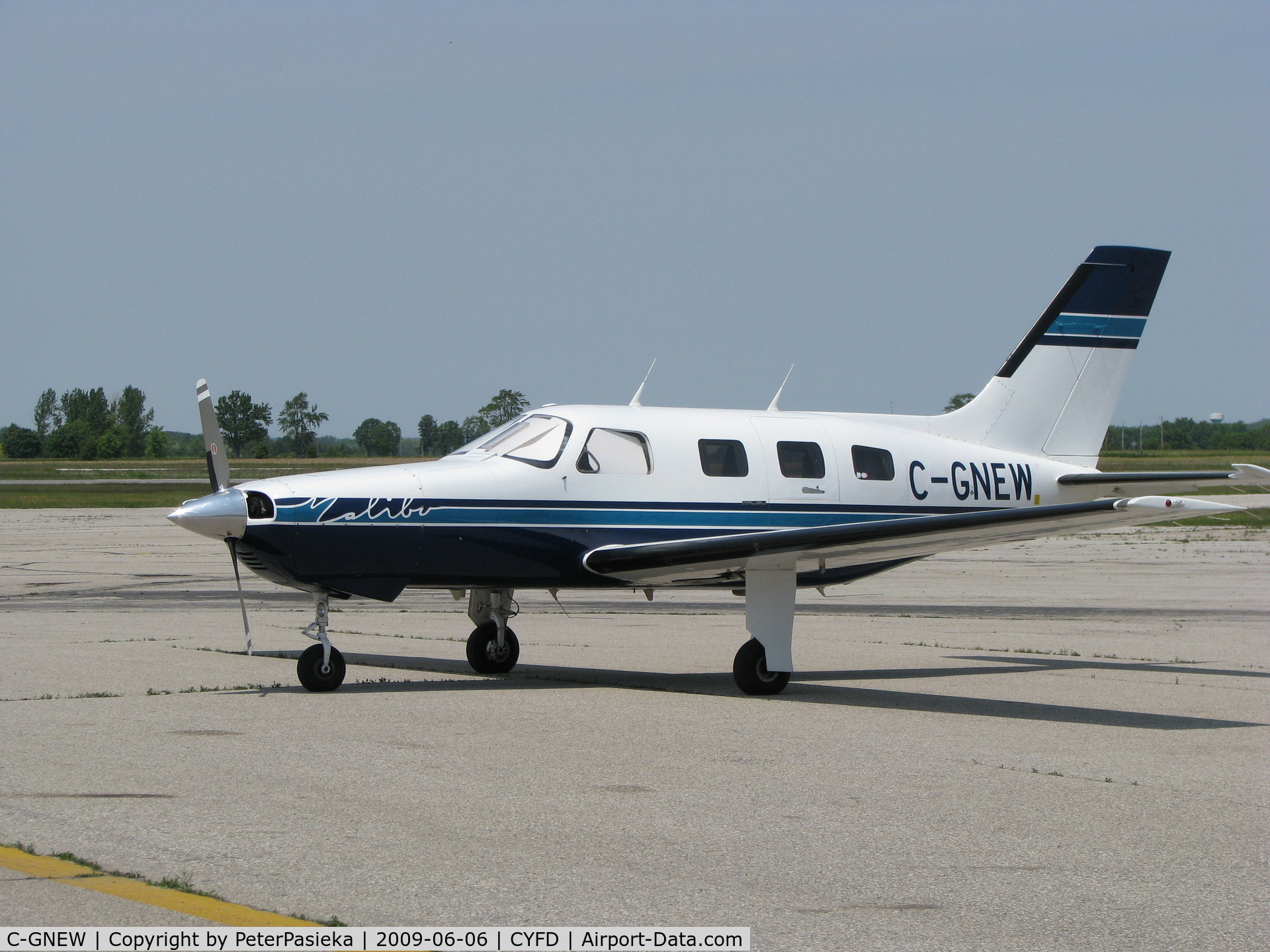 C-GNEW, 1986 Piper PA-46-310P Malibu C/N 46-8608029, @ Brantford Airport