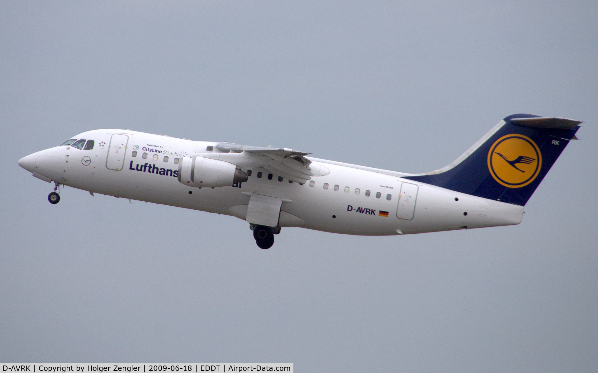 D-AVRK, 1996 British Aerospace Avro 146-RJ85 C/N E.2278, Flight LH 332 to Nuremburg has just left TXL