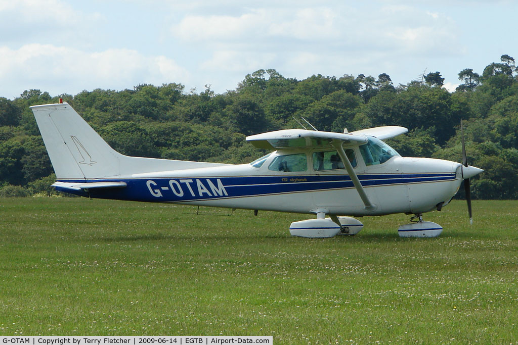 G-OTAM, 1974 Cessna 172M Skyhawk C/N 172-64098, Visitor to 2009 AeroExpo at Wycombe Air Park