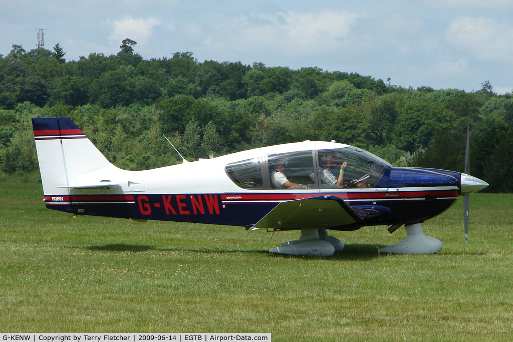 G-KENW, 2002 Robin DR-400-500 President C/N 39, Visitor to 2009 AeroExpo at Wycombe Air Park