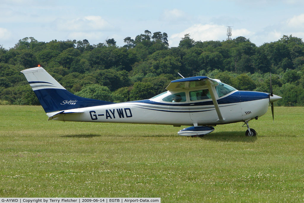 G-AYWD, 1971 Cessna 182N Skylane C/N 182-60468, Visitor to 2009 AeroExpo at Wycombe Air Park