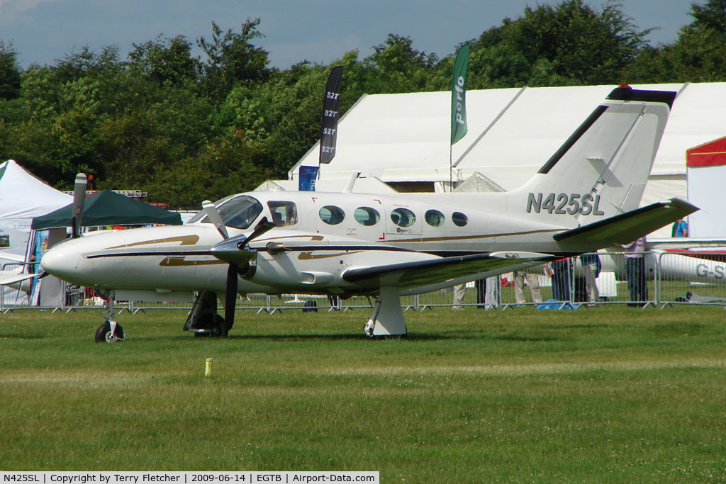 N425SL, 1987 Cessna 425 Conquest I C/N 425-0236, Visitor to 2009 AeroExpo at Wycombe Air Park
