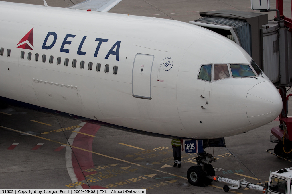 N1605, 1999 Boeing 767-332 C/N 30198, Boeing 767-332