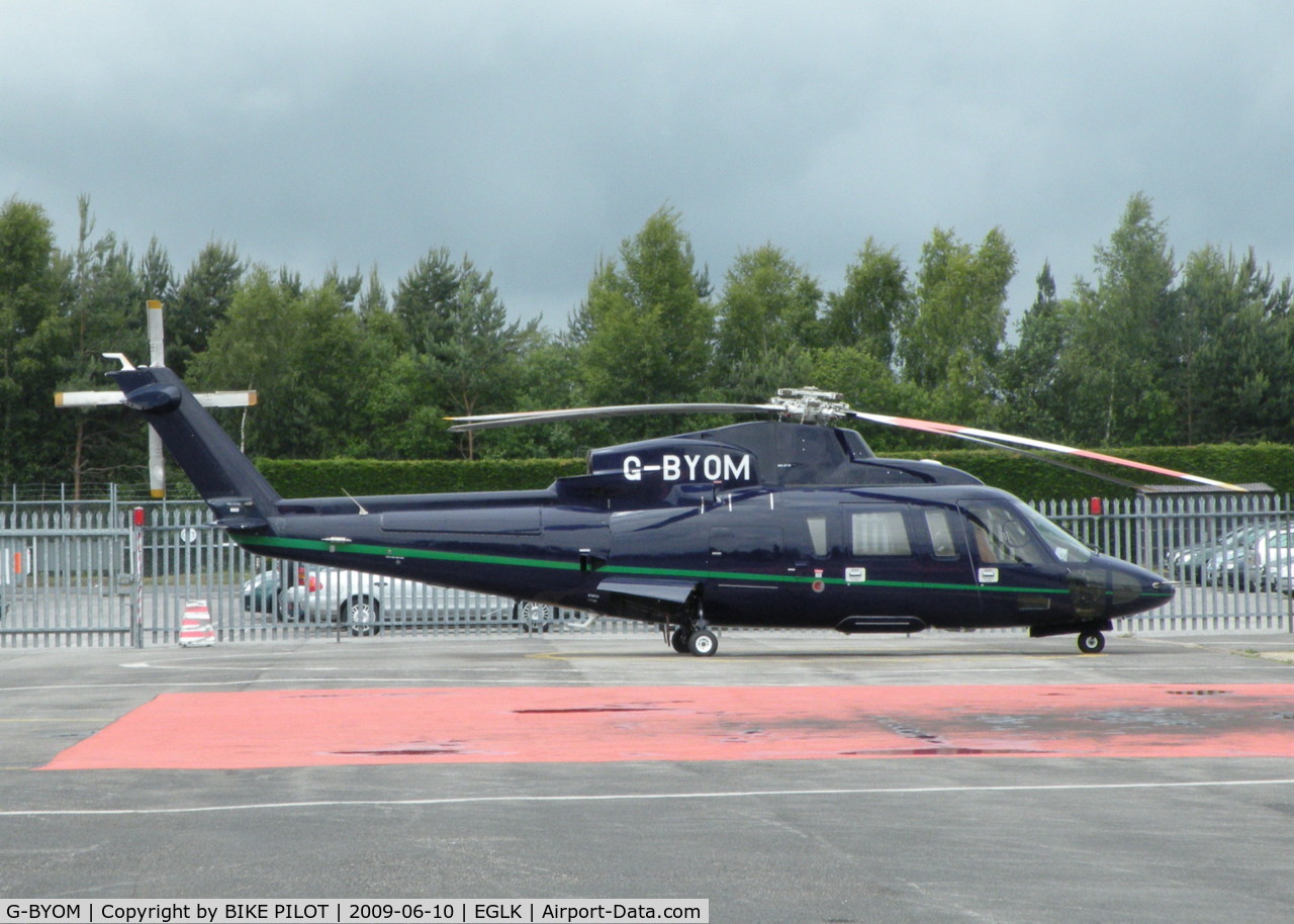 G-BYOM, 1996 Sikorsky S-76C C/N 760464, BASED AT EGLK WITH STARSPEED ALSO BLACKBUSHE BASED IN 1997 WITH AIR HANSON