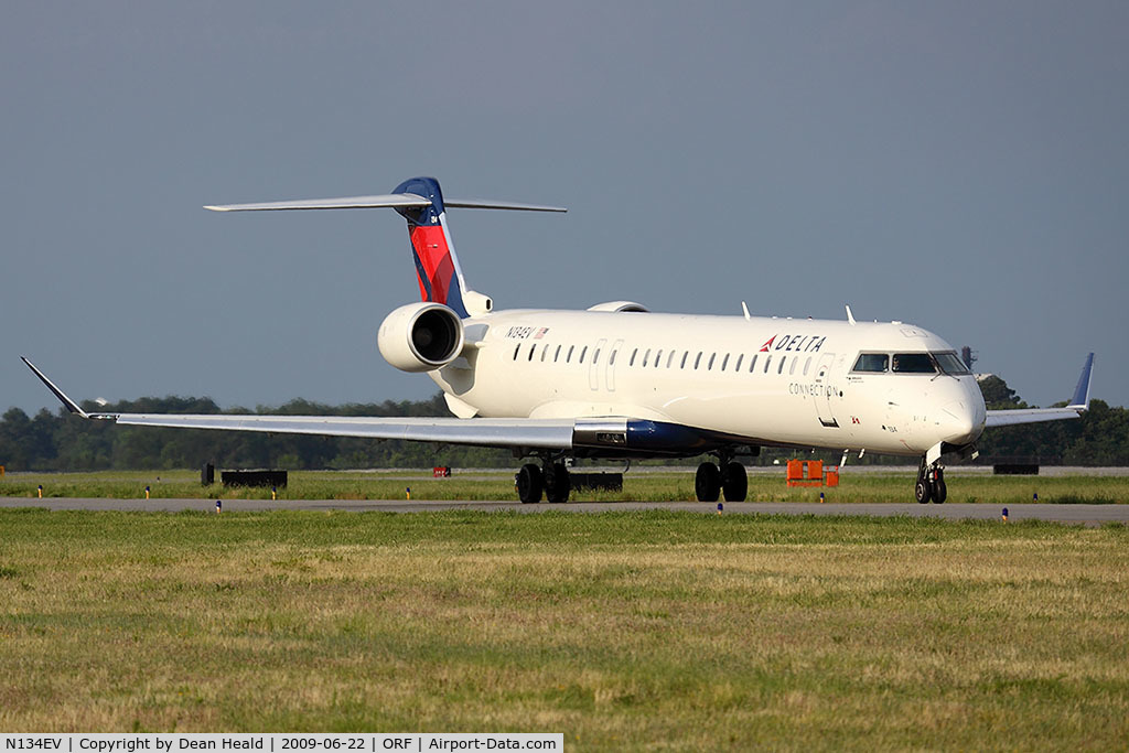 N134EV, 2009 Bombardier CRJ-900ER (CL-600-2D24) C/N 15223, Brand new Bombardier CRJ-900ER N134EV operated by Atlantic Southeast Airlines for Delta Connection taxiing to RWY 5 for departure to Hartsfield-Jackson Atlanta Int'l (KATL) as Flight ASQ5051.