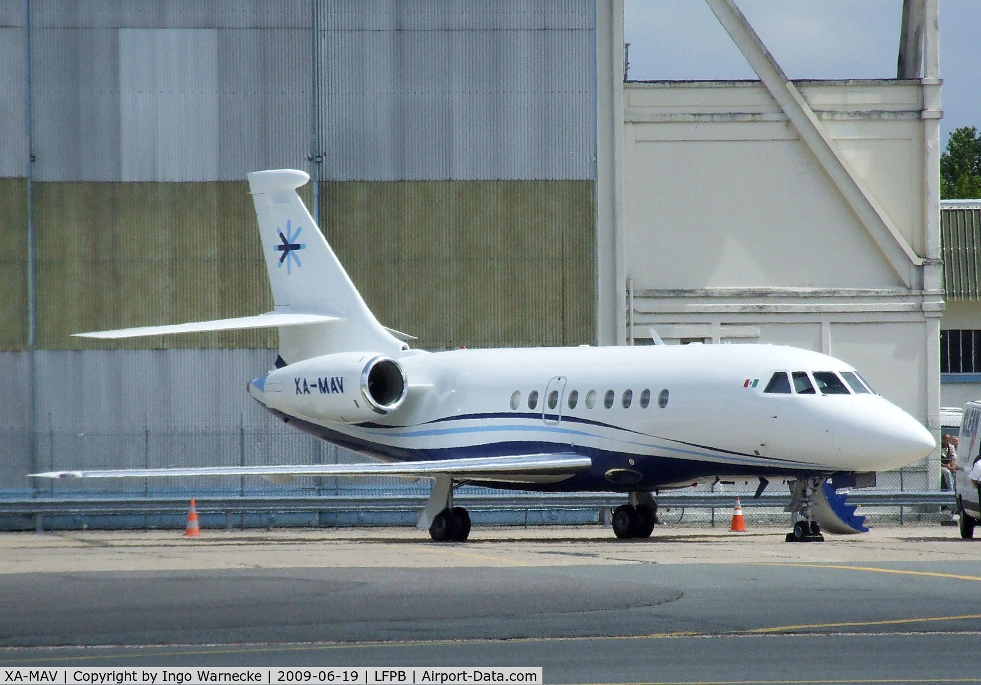 XA-MAV, 2001 Dassault Falcon 2000 C/N 149, Dassault Falcon 2000 at Le-Bourget airport during the Aerosalon 2009, Paris