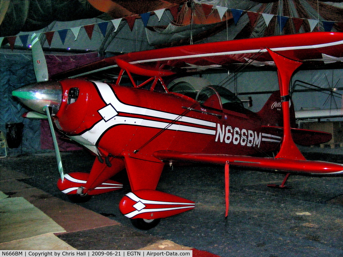 N666BM, 1991 Aviat Pitts S-1T Special C/N 1057, at Enstone Airfield