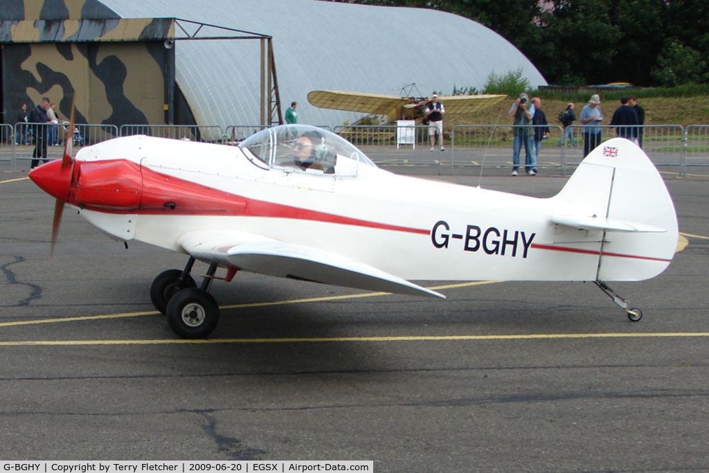 G-BGHY, 1986 Taylor Monoplane C/N PFA 1455, Homebuilt at North Weald on 2009 Air Britain Fly-in Day 1