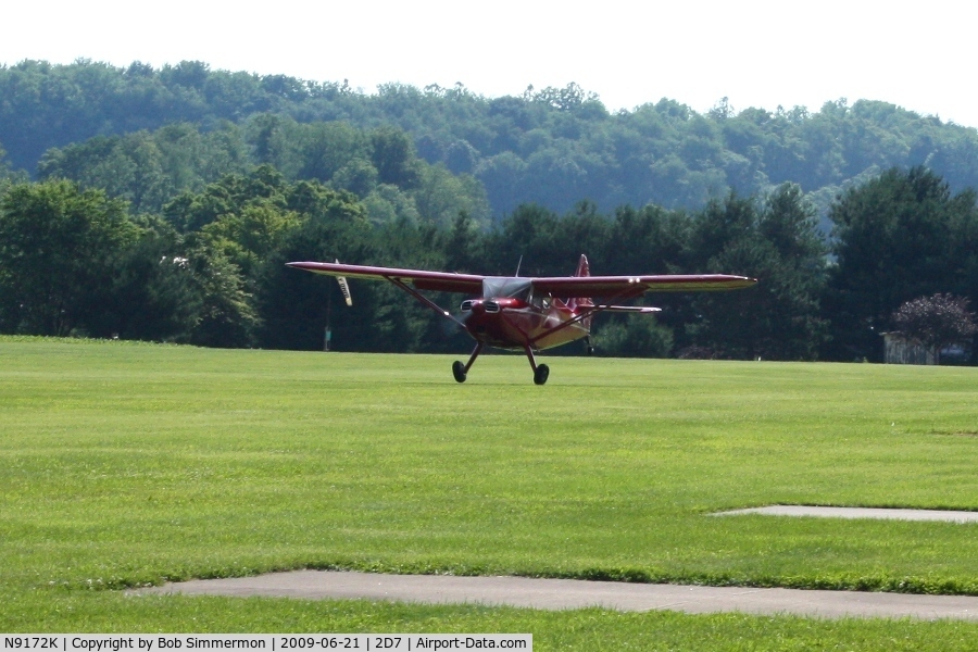 N9172K, 1947 Stinson 108-1 Voyager C/N 108-2172, Landing on 28 at the Beach City, Ohio Father's Day fly-in.