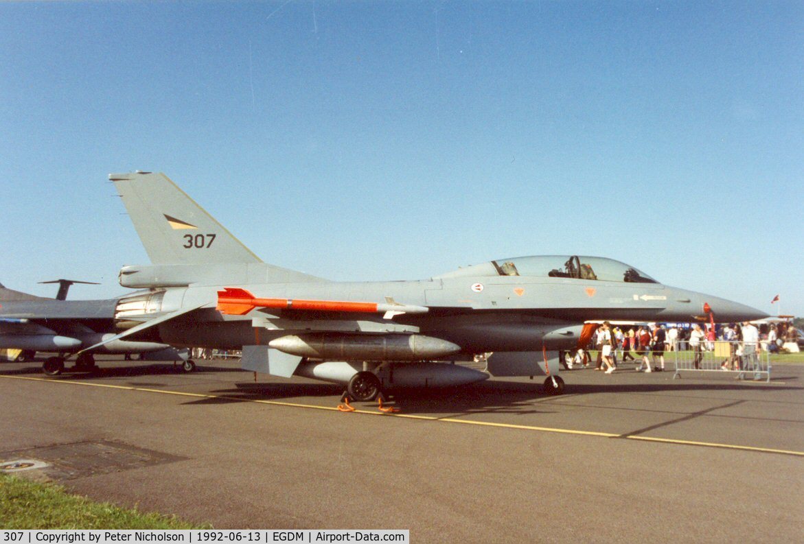 307, 1982 Fokker F-16B Fighting Falcon C/N 6L-7, F-16B Falcon of 332 Skv Royal Norwegian Air Force at the 1992 Air Tournament Intnl at Boscombe Down.