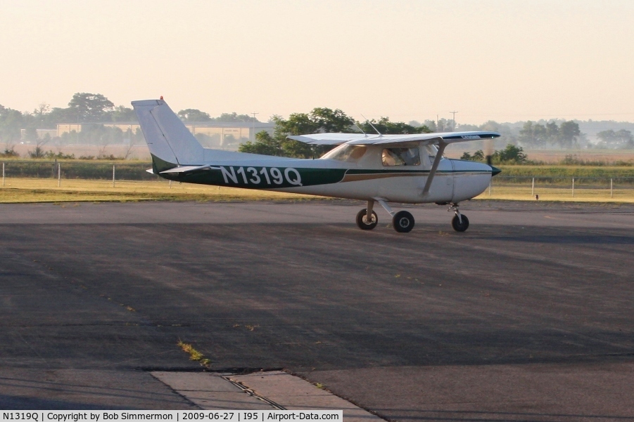 N1319Q, 1971 Cessna 150L C/N 15072619, On the ramp at Kenton, Ohio.