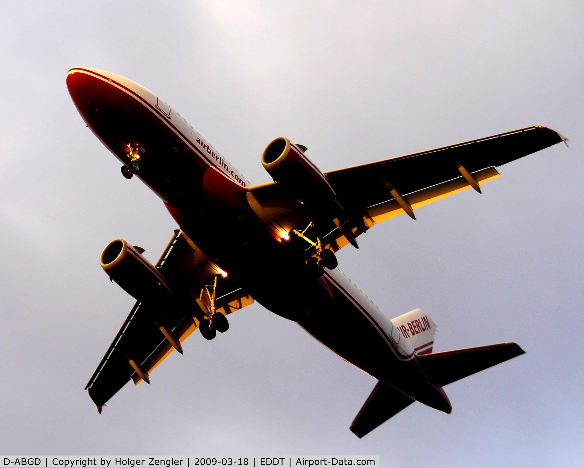 D-ABGD, 2004 Airbus A319-132 C/N 2335, Illuminated plane above me (II).