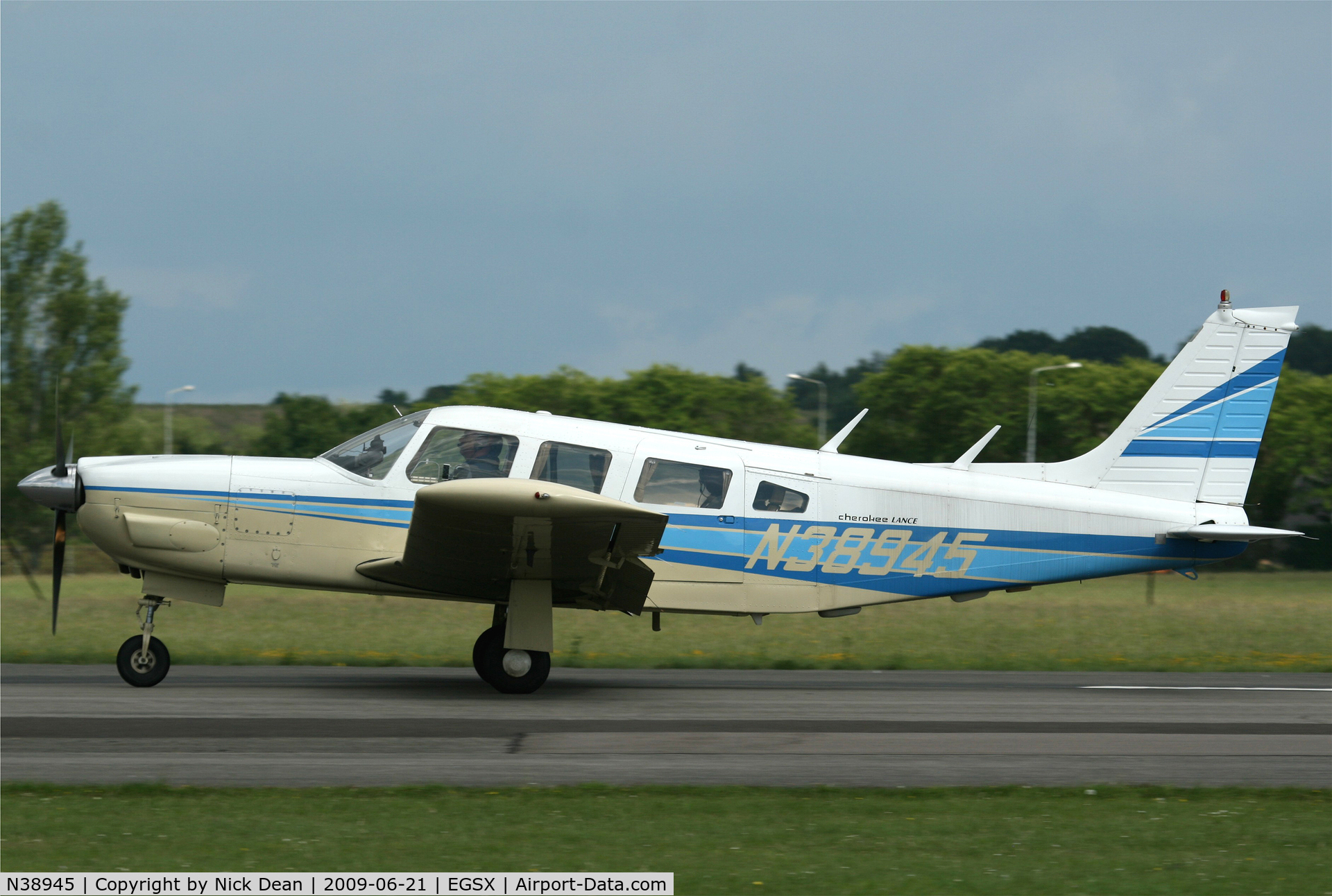 N38945, 1977 Piper PA-32R-300 Cherokee Lance C/N 32R-7780490, EGSX