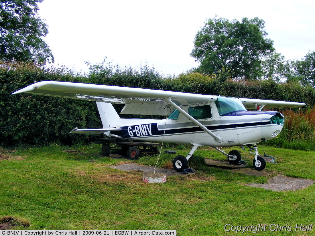 G-BNIV, 1981 Cessna 152 C/N 152-84866, Aerohire Ltd. De-registered 14/08/2008. Previous ID: N4972P