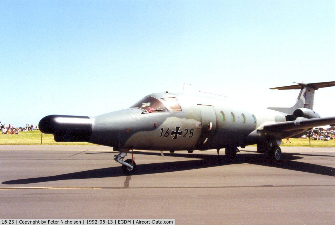 16 25, Hamburger Flugzeugbau HFB-320 Hansa Jet C/N 1062, HFB-320 Hansa of JBG-32 at the 1992 Air Tattoo Intnl at Boscombe Down.