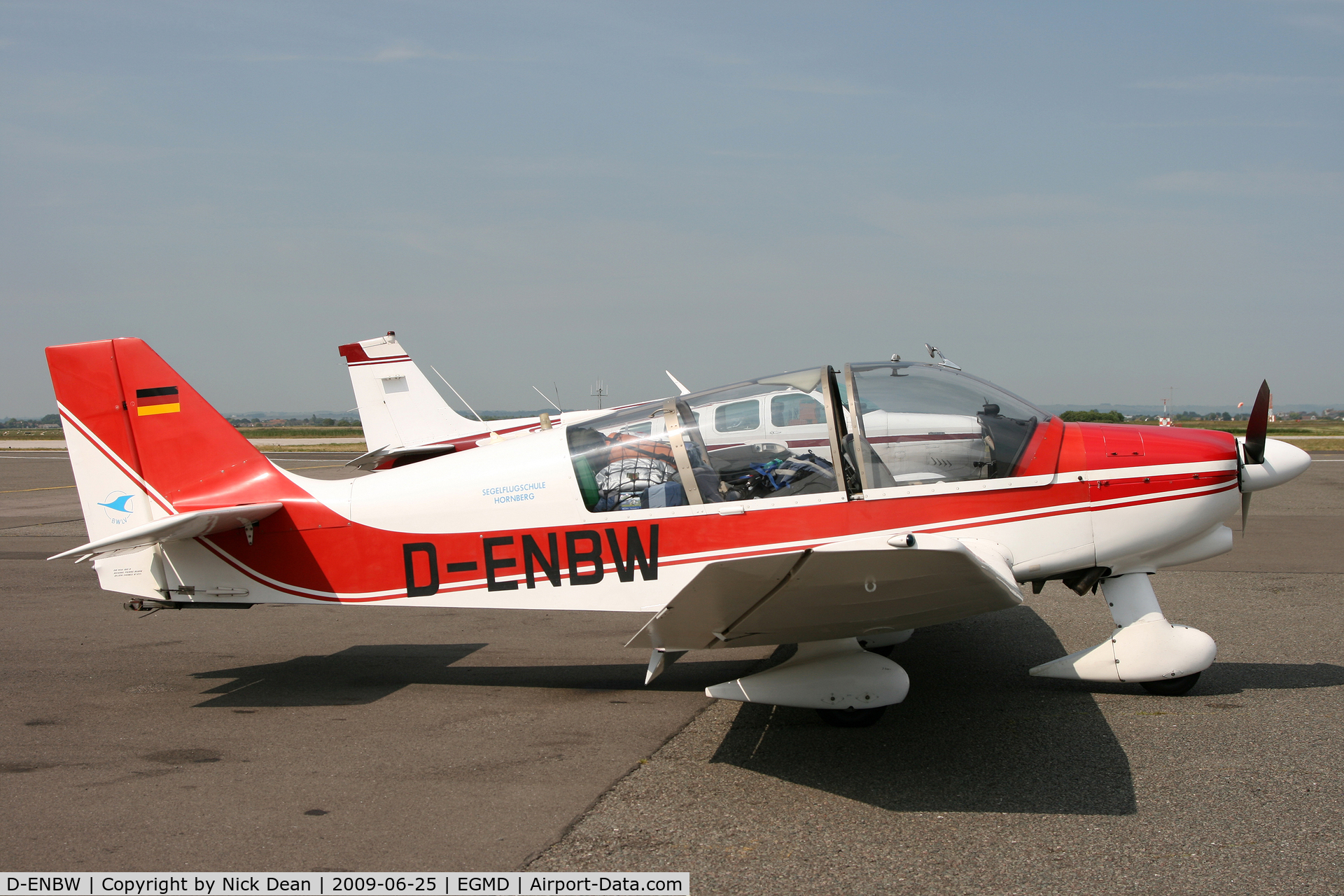 D-ENBW, 1985 Robin DR-400-180R Remorqueur Regent C/N 1715, EGMD