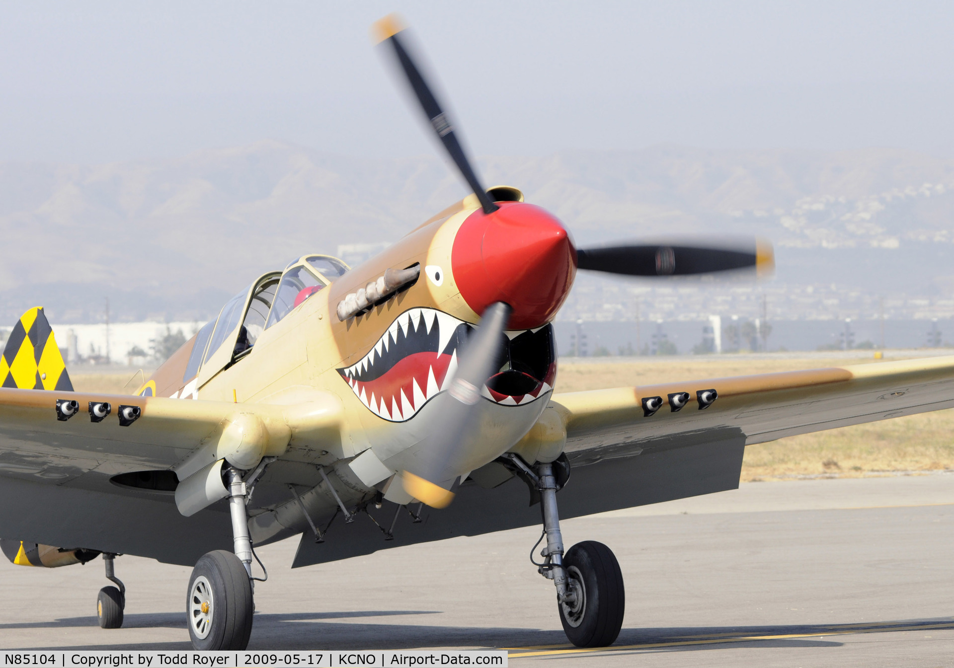 N85104, Curtiss P-40N-5CU Kittyhawk C/N 28954/F858, Chino Airshow 2009