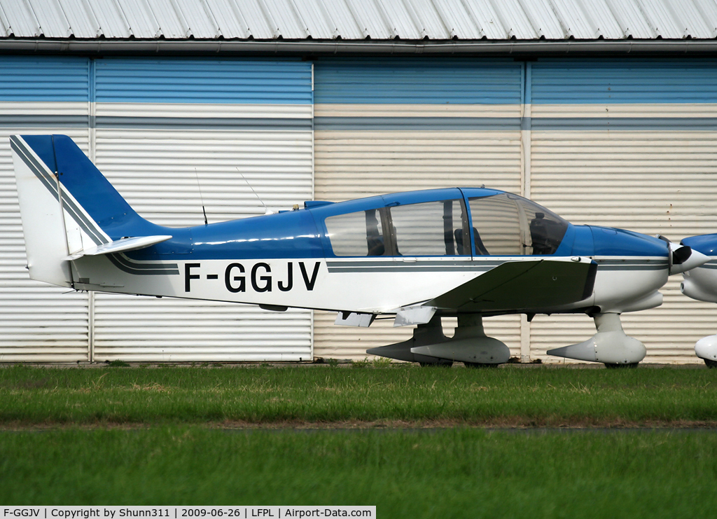 F-GGJV, Robin DR-400-180 Regent C/N 1840, Parked...