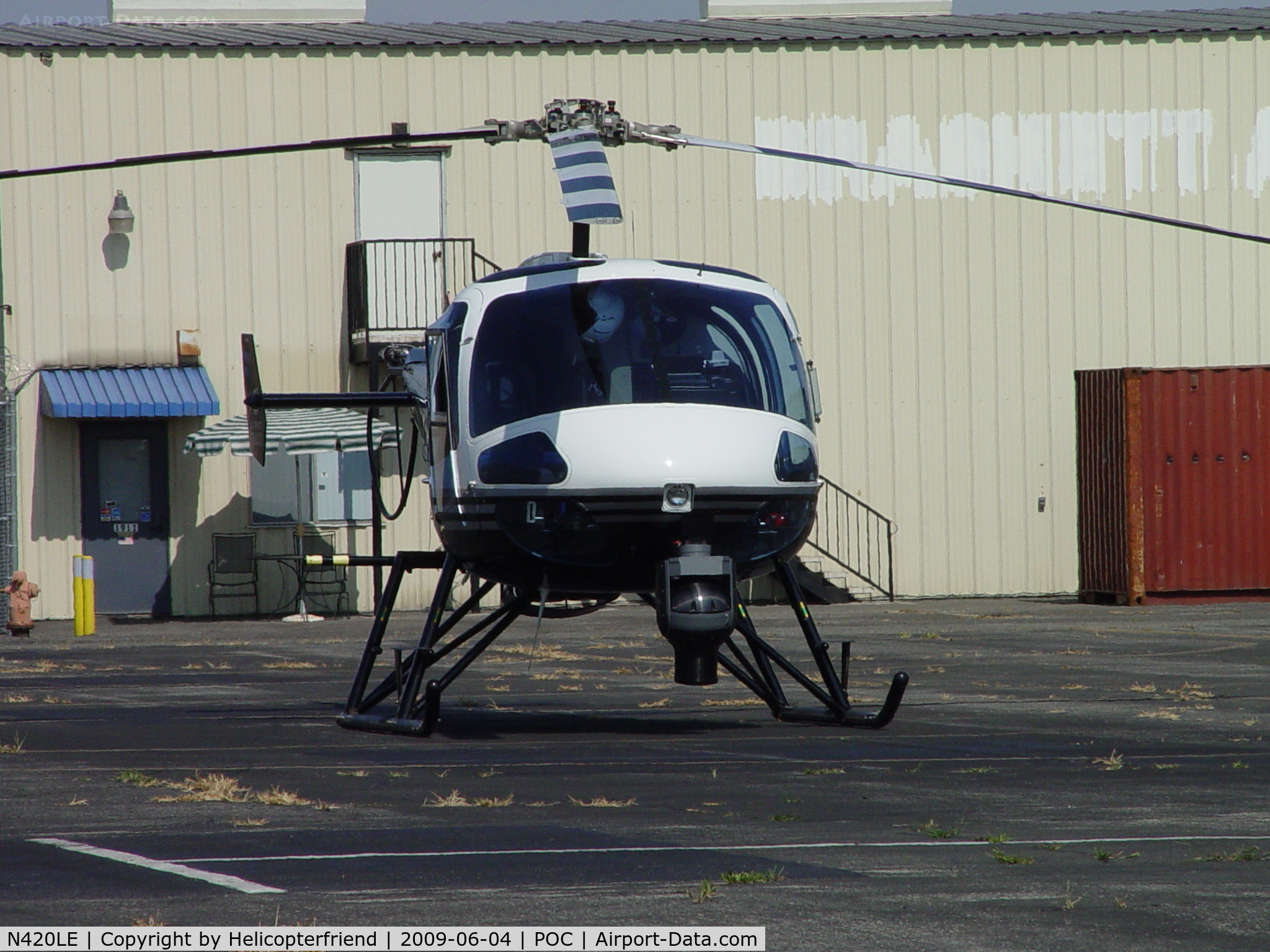 N420LE, 2006 Enstrom 480B C/N 5101, Waiting for fuel truck at Eagle Helicopter