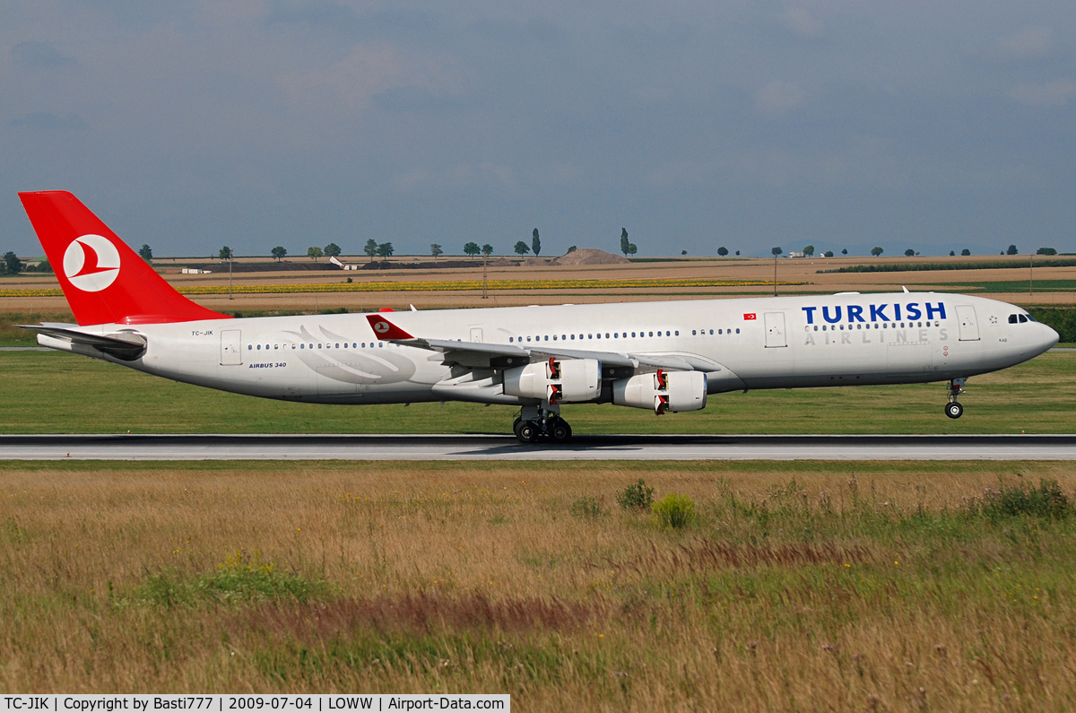 TC-JIK, 1999 Airbus A340-313 C/N 257, Turkish with A 340 -300 at VIE