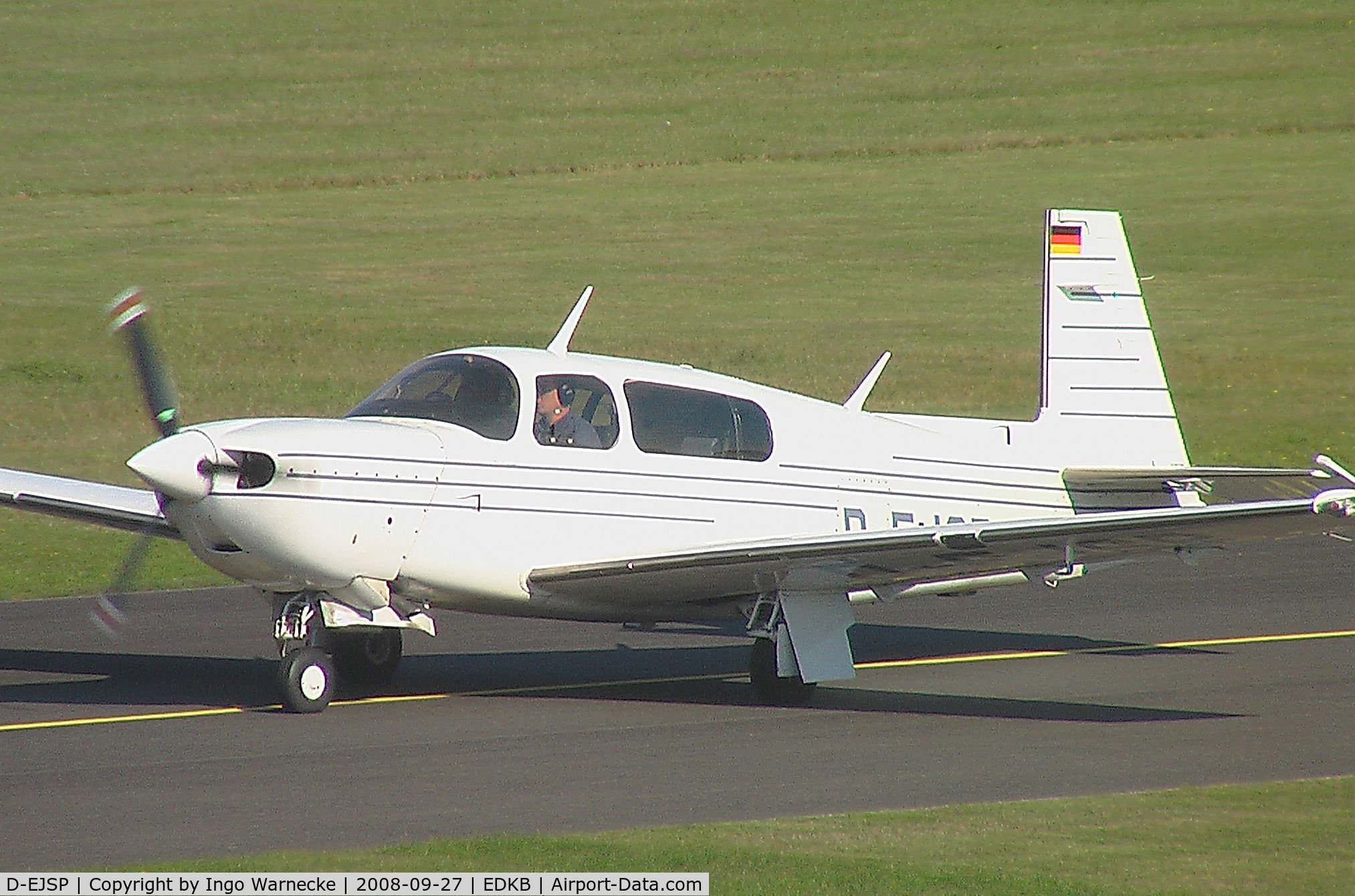 D-EJSP, 1990 Mooney M20M TLS Bravo C/N 27-0055, Mooney M20M Model 257 TLS at Bonn-Hangelar airfield