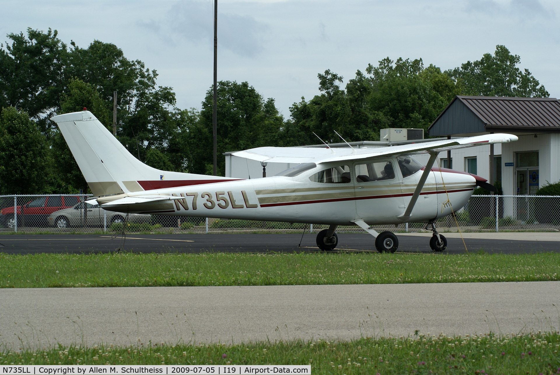 N735LL, 1977 Cessna 182Q Skylane C/N 18265508, 1977 C182