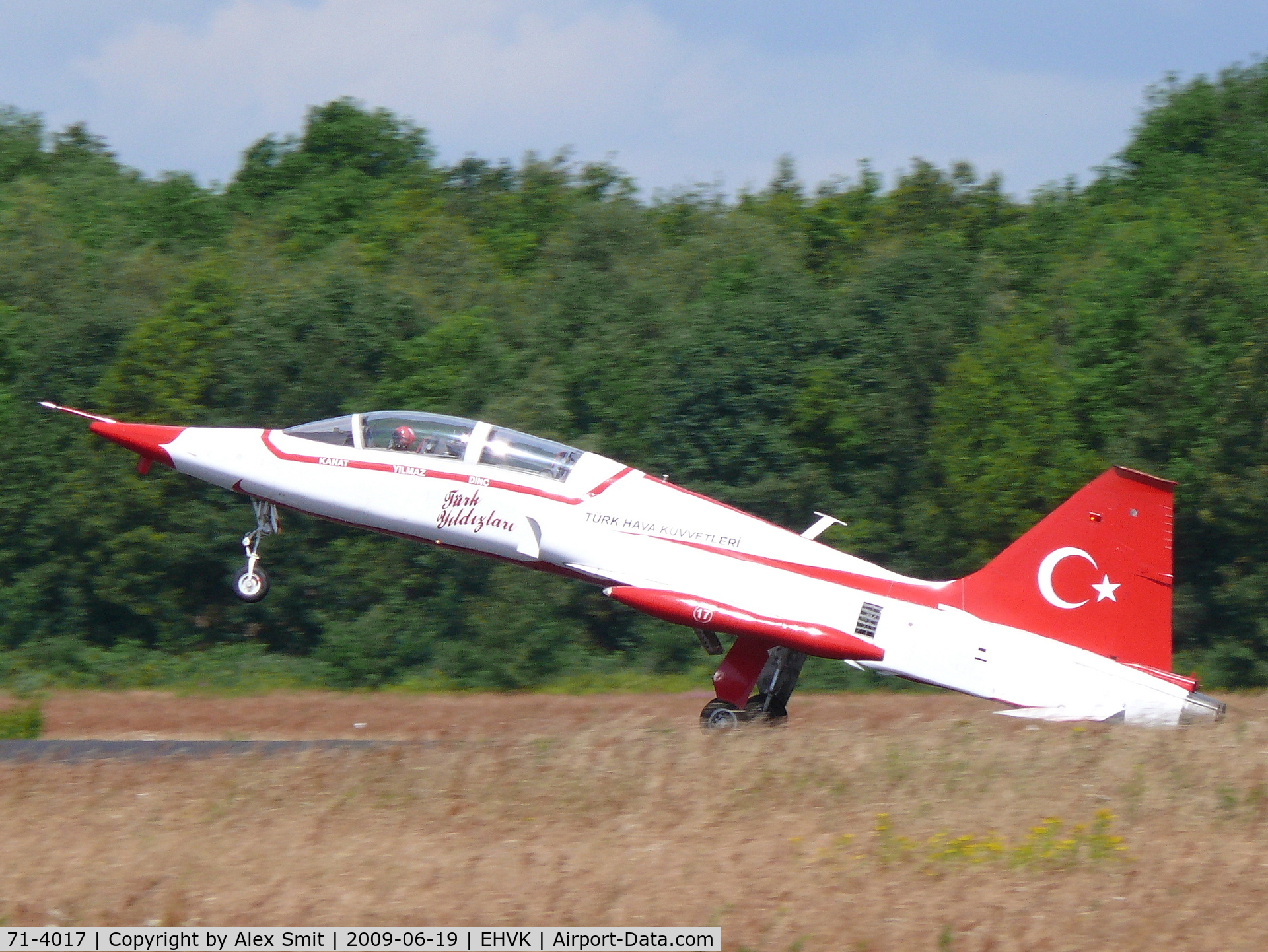 71-4017, 1971 Northrop (Canadair) NF-5B (CL-226) C/N 4017, Northrop NF-5B-2000 Freedom Fighter 71-4017/17 Turkish Air Force Turkish Stars