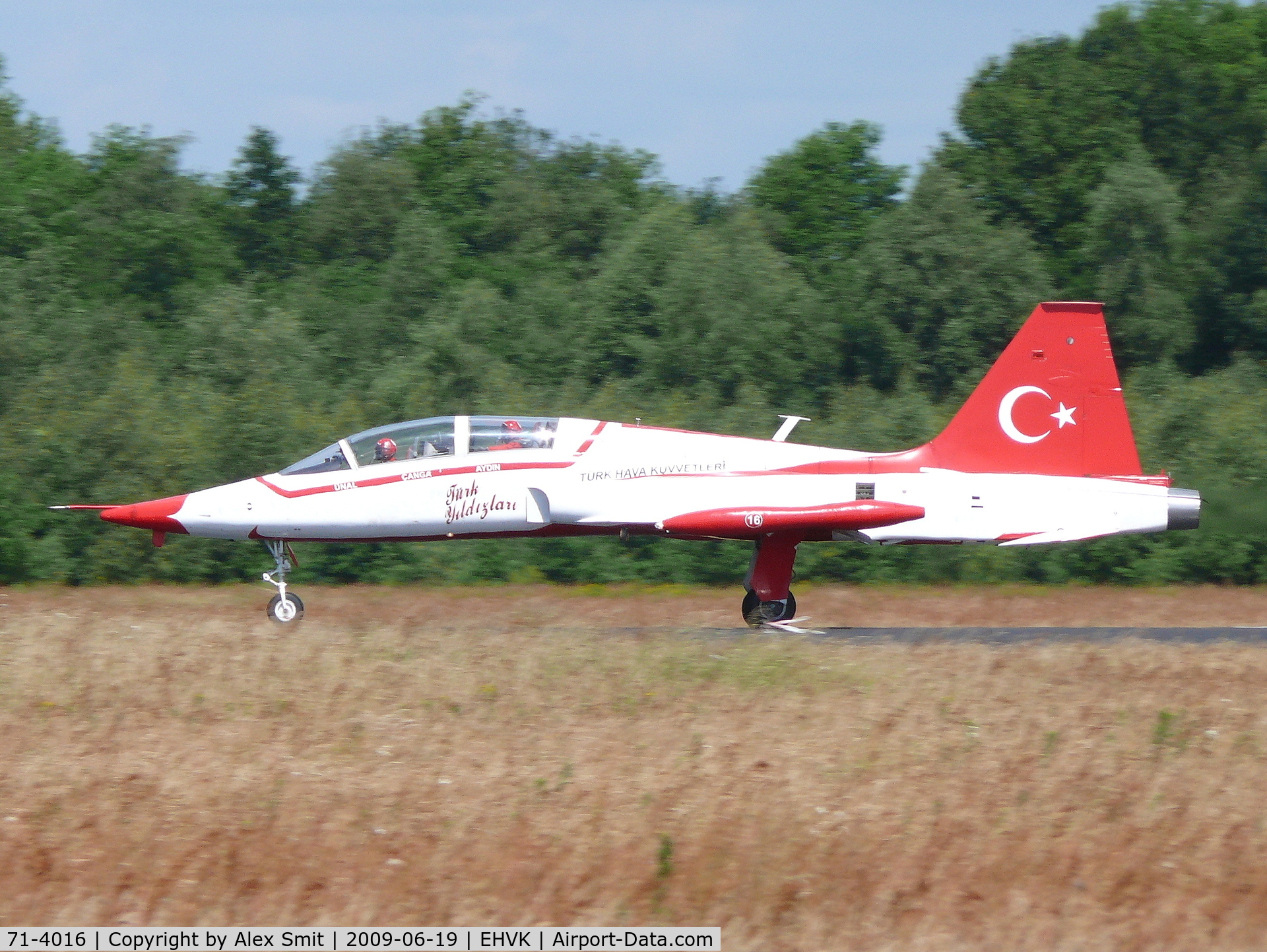 71-4016, 1971 Northrop (Canadair) NF-5B (CL-226) C/N 4016, Northrop NF-5B-2000 Freedom Fighter 71-4016/16 Turkish Air Force Turkish Stars
