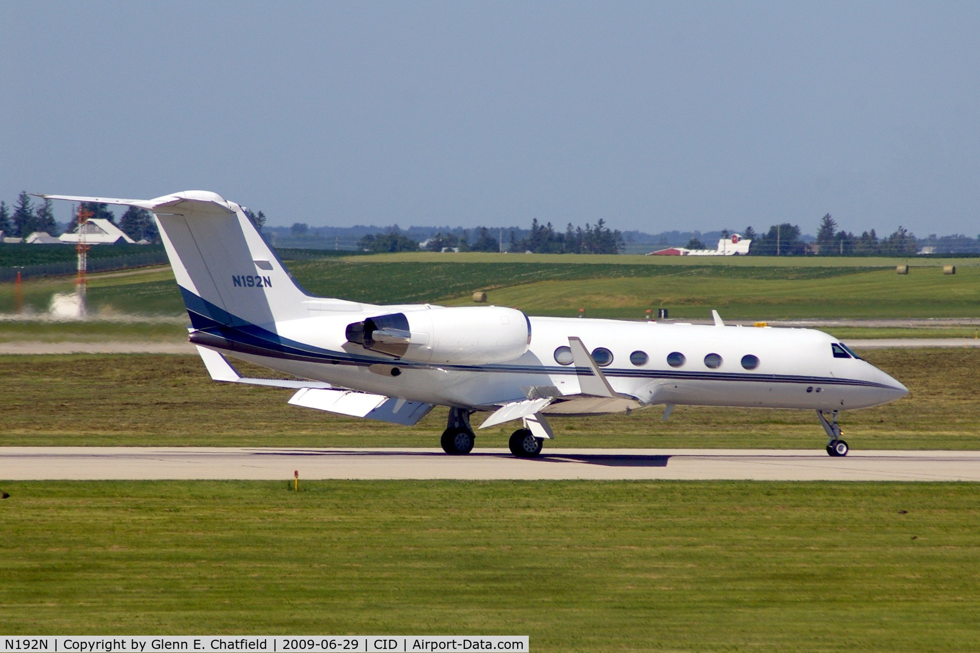 N192N, 1996 Gulfstream Aerospace G-IV C/N 1286, Rolling out on runway 31